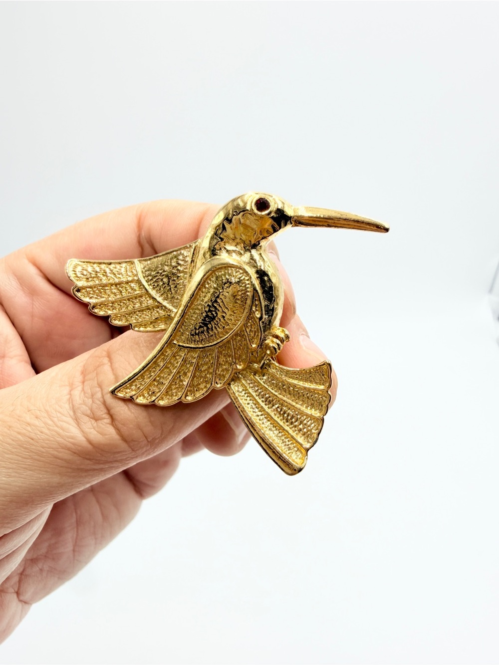 Vintage Gold Tone Hummingbird Brooch Red Rhinestone Eye Bird Pin
